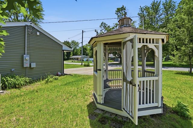 14 Temi Road, Chelmsford, MA 01824