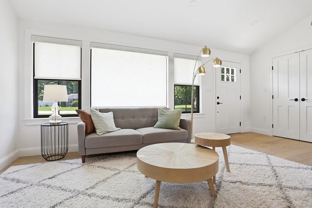 14 Temi Road, Chelmsford, MA 01824