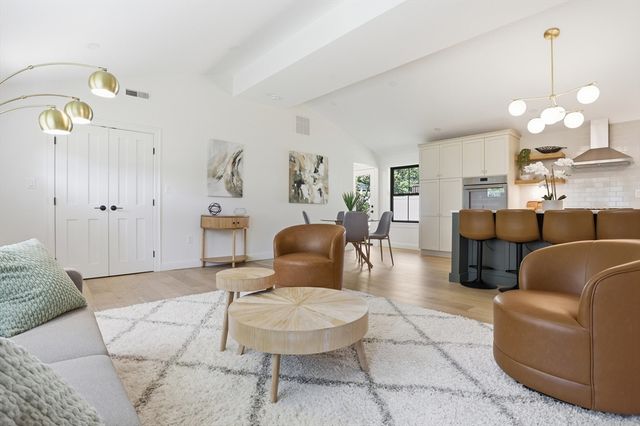 14 Temi Road, Chelmsford, MA 01824