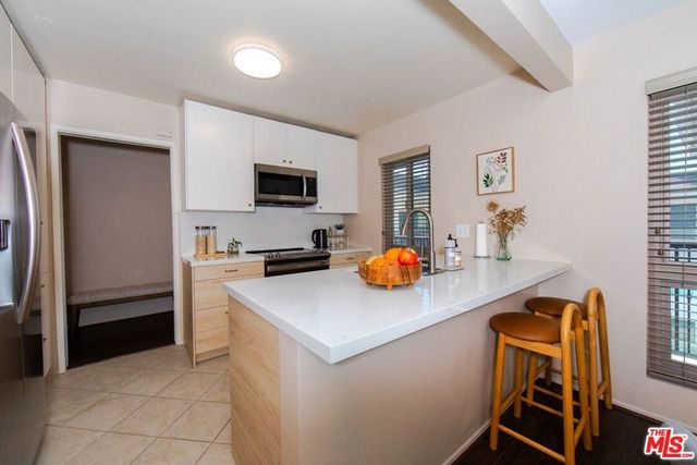 6001 Canterbury Drive 303, Culver City, CA 90230