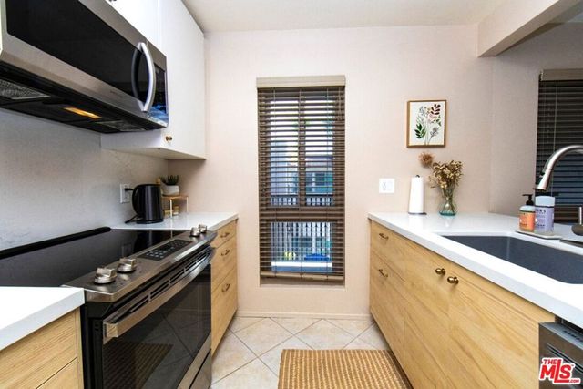 6001 Canterbury Drive 303, Culver City, CA 90230