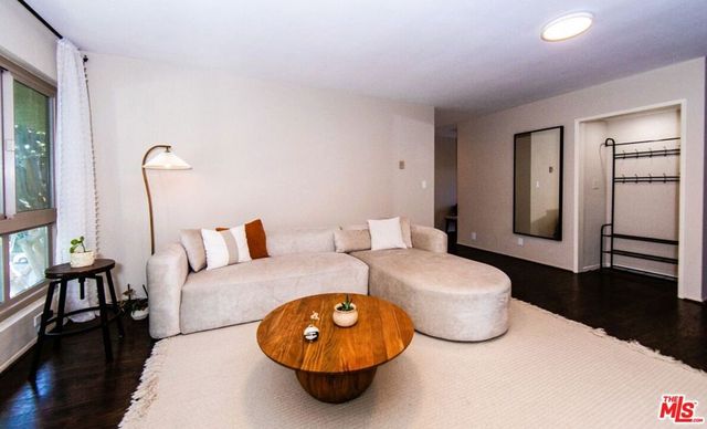 6001 Canterbury Drive 303, Culver City, CA 90230