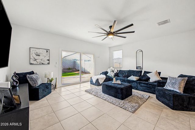 2516 W SEAVER Avenue, Apache Junction, AZ 85120