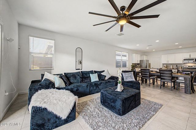 2516 W SEAVER Avenue, Apache Junction, AZ 85120
