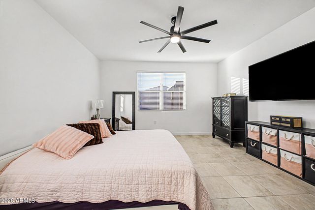 2516 W SEAVER Avenue, Apache Junction, AZ 85120