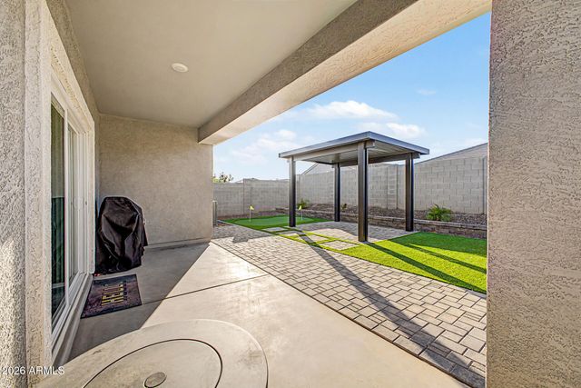 2516 W SEAVER Avenue, Apache Junction, AZ 85120