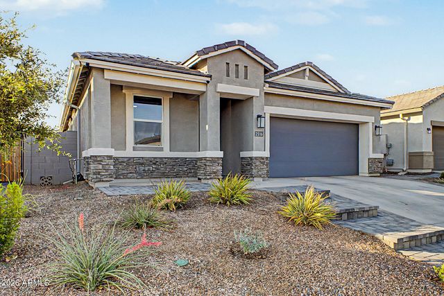 2516 W SEAVER Avenue, Apache Junction, AZ 85120