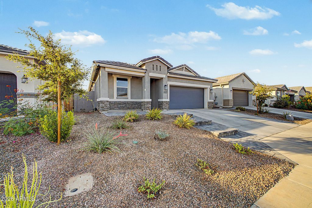 2516 W SEAVER Avenue, Apache Junction, AZ 85120 — photo 4