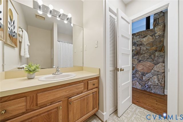 18107 Lucy Ln, Montpelier, VA 23192