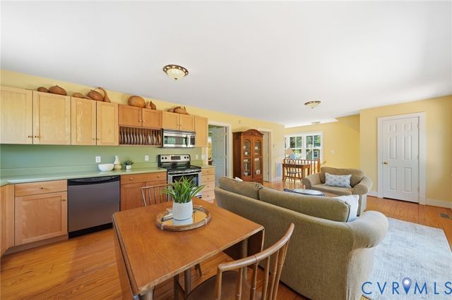 18107 Lucy Ln, Montpelier, VA 23192
