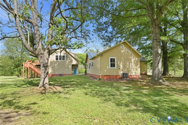 18107 Lucy Ln, Montpelier, VA 23192