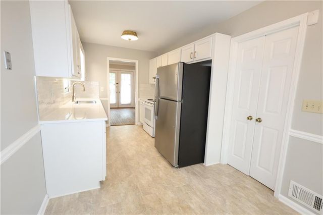 1359 Oakengate Drive, Stone Mountain, GA 30083