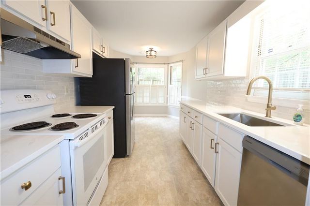 1359 Oakengate Drive, Stone Mountain, GA 30083
