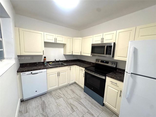 1511 NE 42nd Street, Pompano Beach, FL 33064