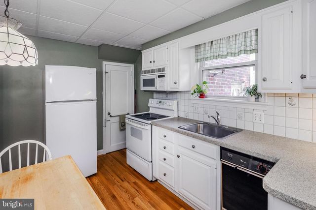 2605 WOODLEIGH RD, Havertown, PA 19083