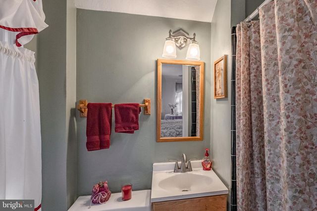 2605 WOODLEIGH RD, Havertown, PA 19083