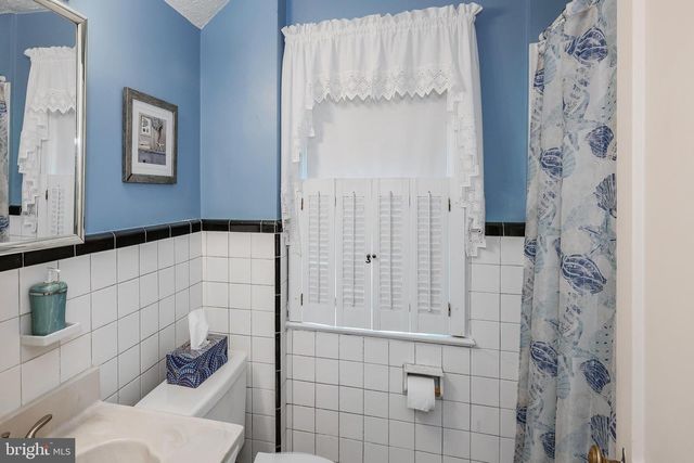 2605 WOODLEIGH RD, Havertown, PA 19083