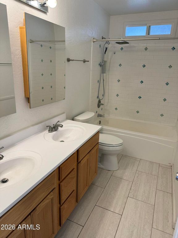 Image 16 of property listing at 6756 S Oak Street, Tempe, AZ 85283