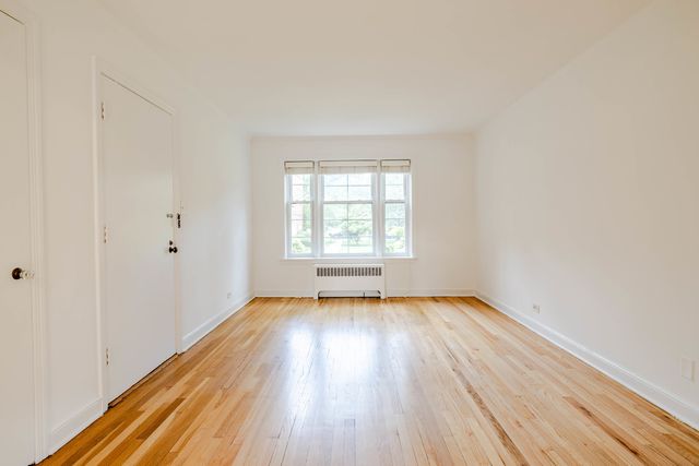 506 Bonnie Brae Place 1G, River Forest, IL 60305