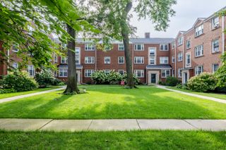 506 Bonnie Brae Place 1G, River Forest, IL 60305