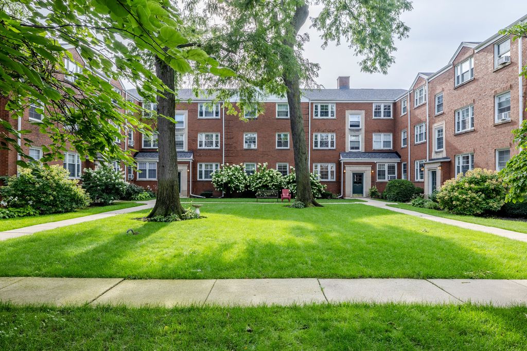 506 Bonnie Brae Place 1G, River Forest, IL 60305