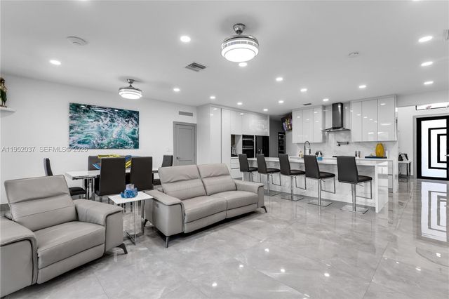 12716 SW 224th St, Miami, FL 33170