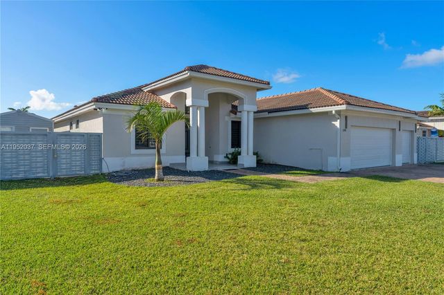 12716 SW 224th St, Miami, FL 33170