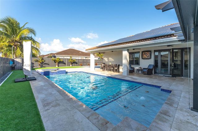 12716 SW 224th St, Miami, FL 33170