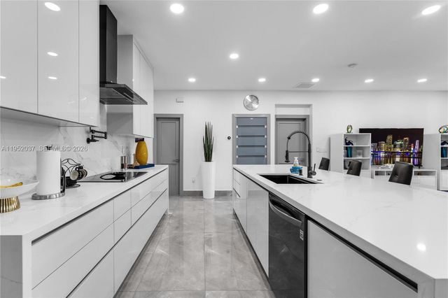 12716 SW 224th St, Miami, FL 33170