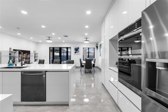 12716 SW 224th St, Miami, FL 33170