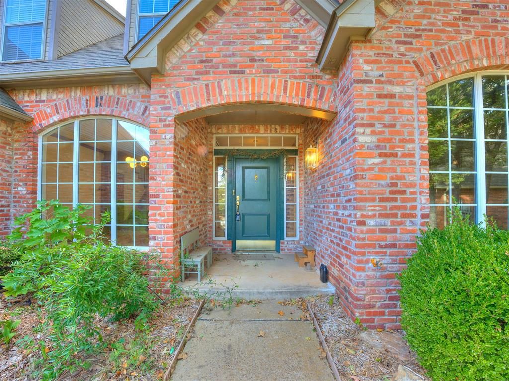 2300 Foxwood Circle, Edmond, OK 73034