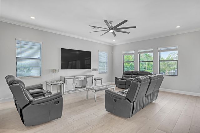 1047 Ember Ridge Run, Loxahatchee, FL 33470
