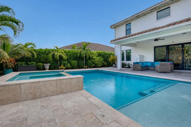 1047 Ember Ridge Run, Loxahatchee, FL 33470