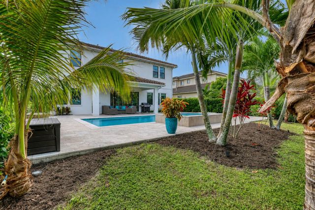 1047 Ember Ridge Run, Loxahatchee, FL 33470