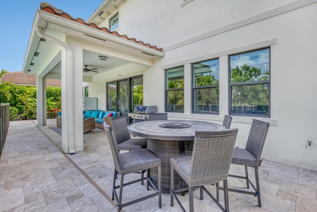1047 Ember Ridge Run, Loxahatchee, FL 33470