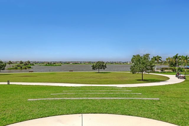 1047 Ember Ridge Run, Loxahatchee, FL 33470