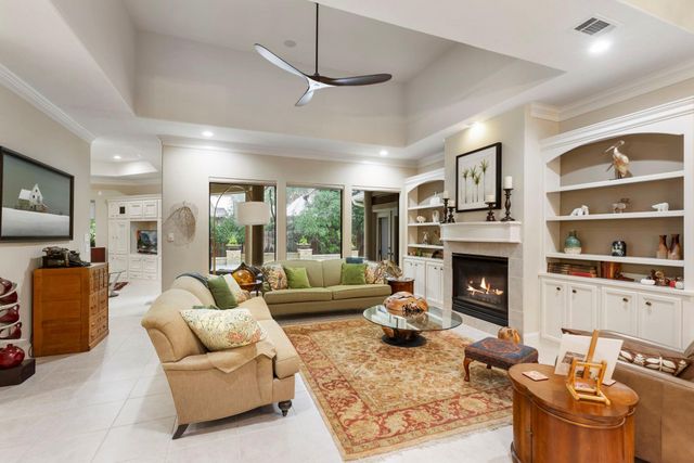 326 S Silvershire Circle, The Woodlands, TX 77381