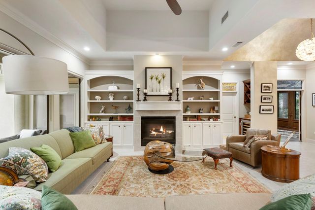 326 S Silvershire Circle, The Woodlands, TX 77381