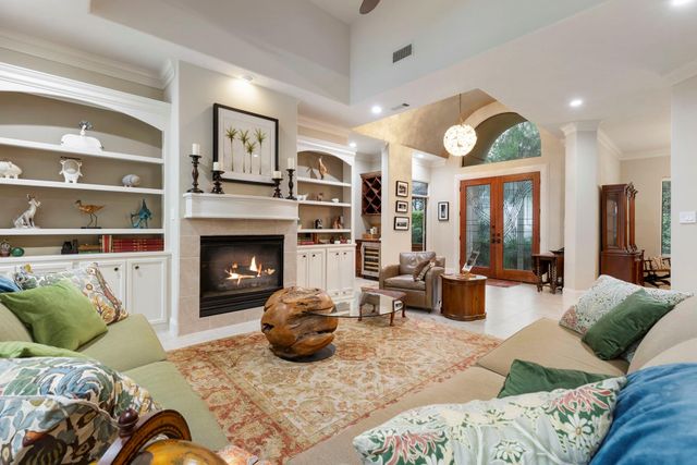 326 S Silvershire Circle, The Woodlands, TX 77381