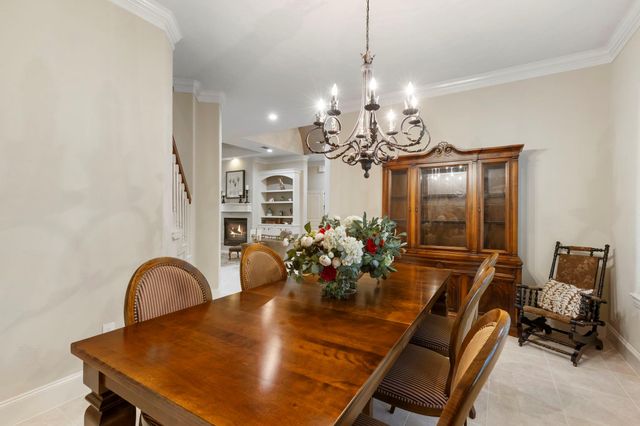 326 S Silvershire Circle, The Woodlands, TX 77381
