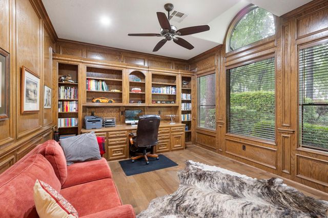 326 S Silvershire Circle, The Woodlands, TX 77381