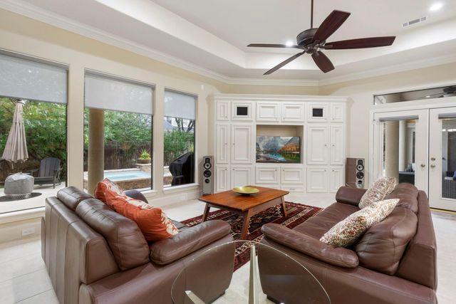 326 S Silvershire Circle, The Woodlands, TX 77381
