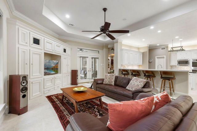 326 S Silvershire Circle, The Woodlands, TX 77381