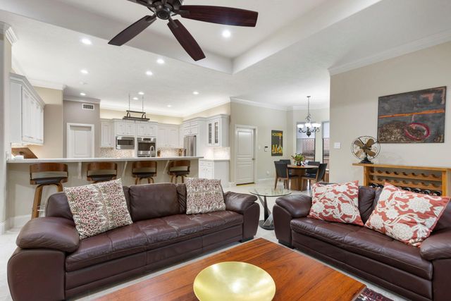 326 S Silvershire Circle, The Woodlands, TX 77381