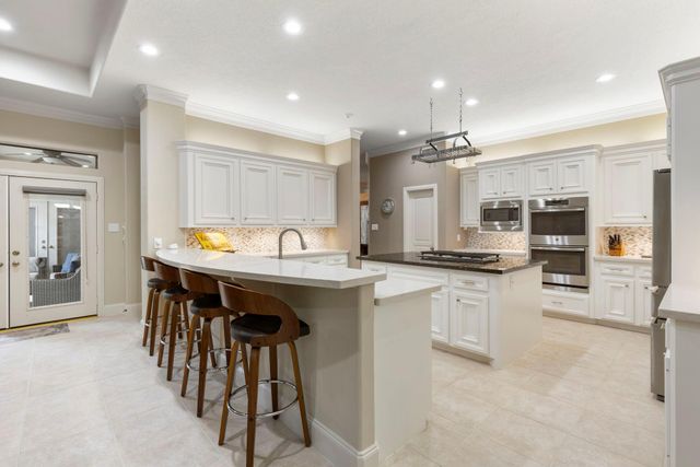 326 S Silvershire Circle, The Woodlands, TX 77381