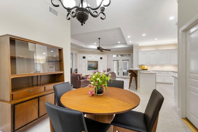 326 S Silvershire Circle, The Woodlands, TX 77381