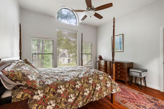 326 S Silvershire Circle, The Woodlands, TX 77381