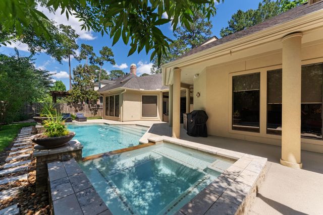 326 S Silvershire Circle, The Woodlands, TX 77381