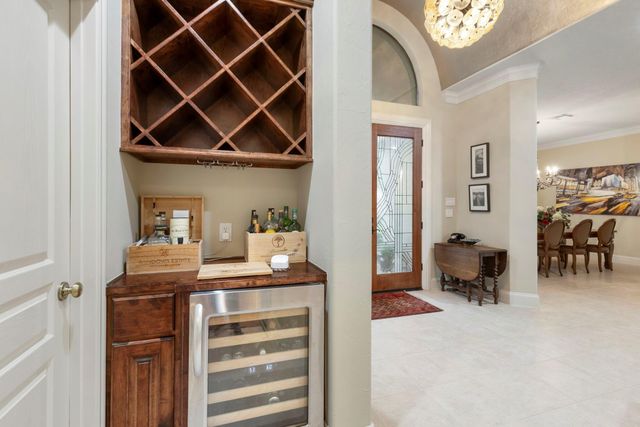 326 S Silvershire Circle, The Woodlands, TX 77381