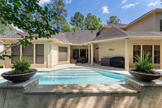 326 S Silvershire Circle, The Woodlands, TX 77381